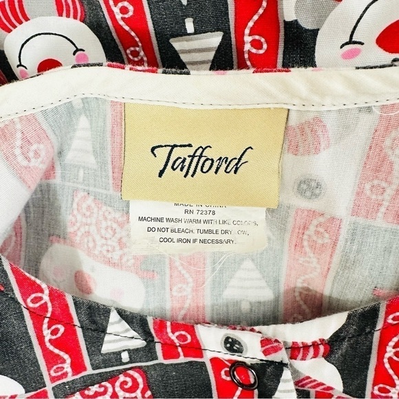 Tafford Christmas Snowman & Trees Long Sleeve Red Scrub Jacket Women's Size XL - Picture 5 of 6